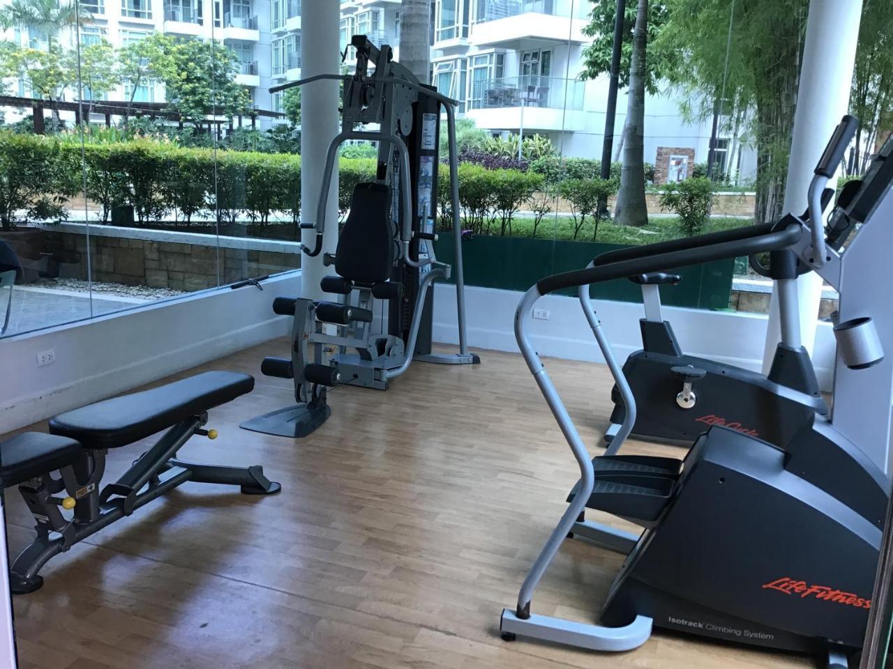 Condo At Parkside Villas Across The Airport マニラ市 エクステリア 写真