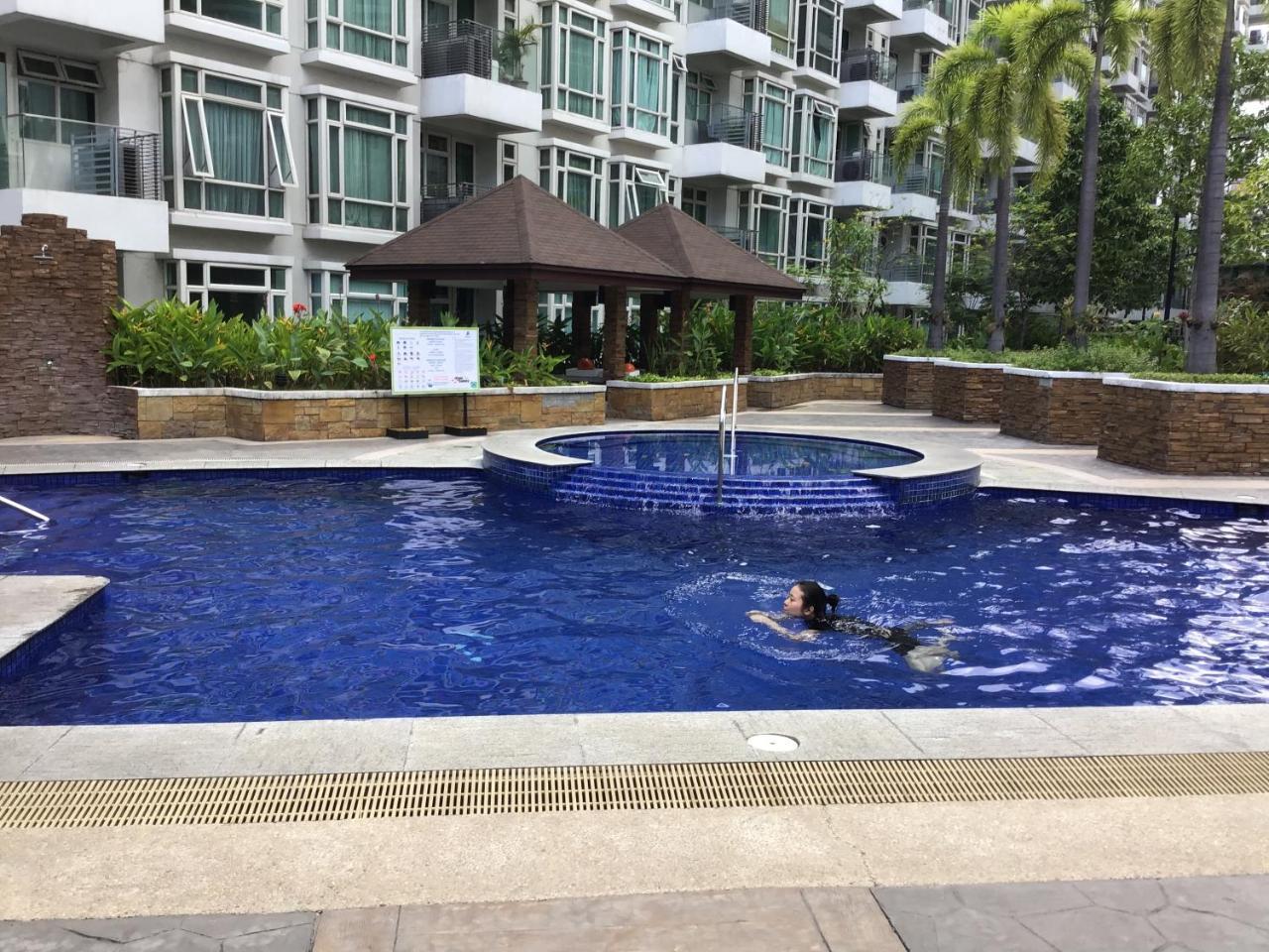 Condo At Parkside Villas Across The Airport マニラ市 エクステリア 写真